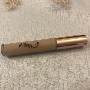 Pretty Vulgar Concealer- shade little white lies